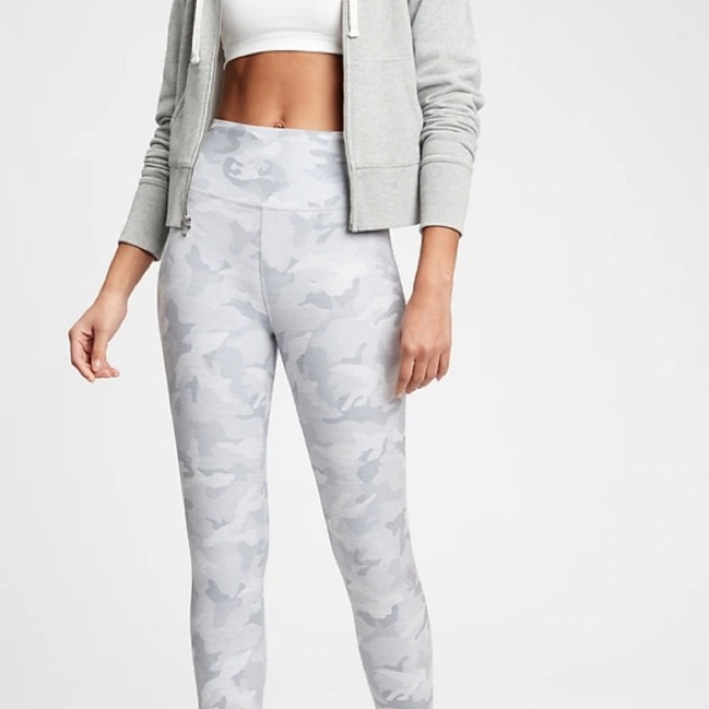 GAP Gray Camouflage Leggings L TALL